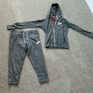 Nike sweatsuit